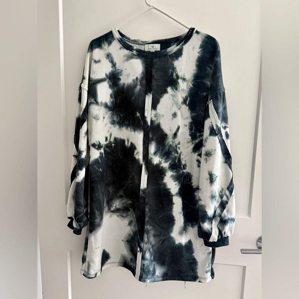 Monochrome Tie-Dye Sweatshirt
